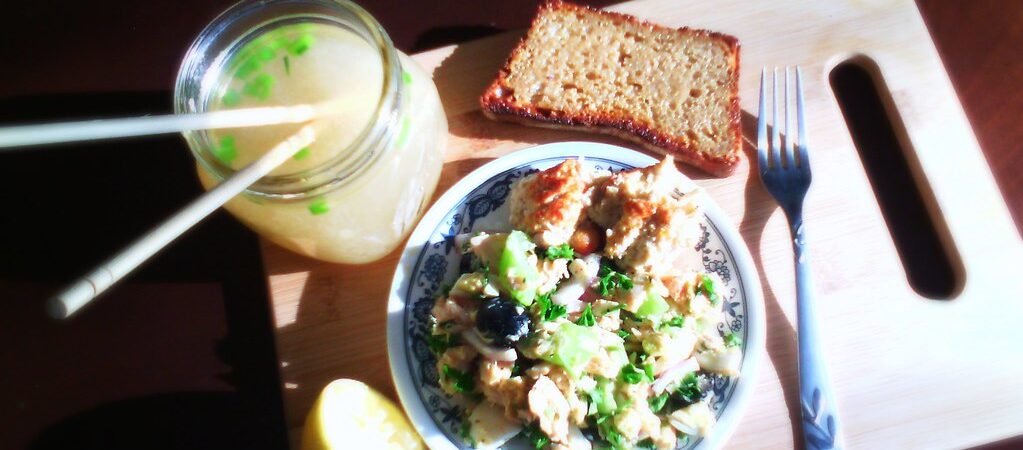 15-Minute Mediterranean Chickpea Salad